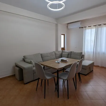 Tirana City Apartment Apartamento Tirana